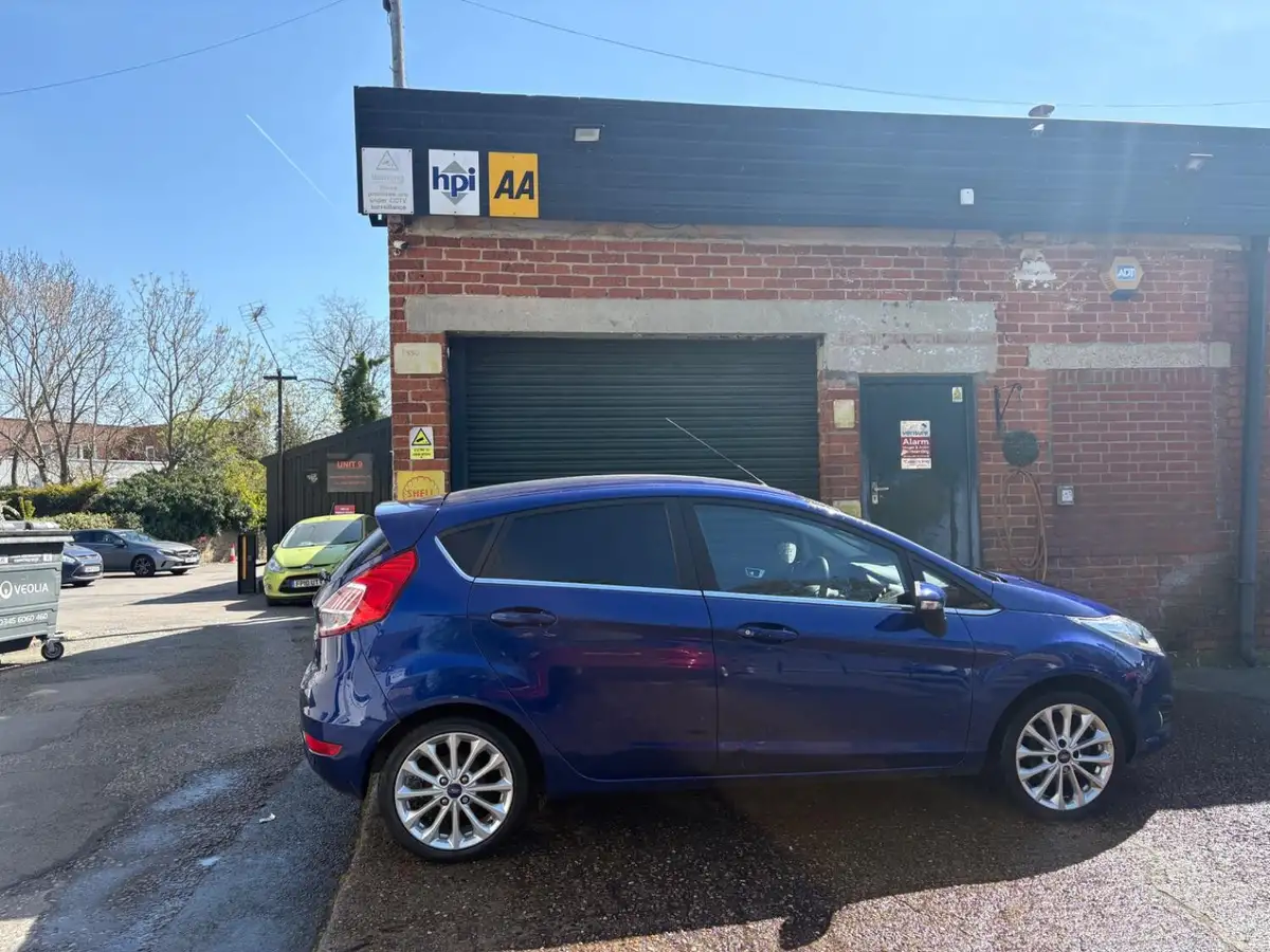 2016-ford-fiesta-10t-titanium-x-125ps-ss-5d-big-10