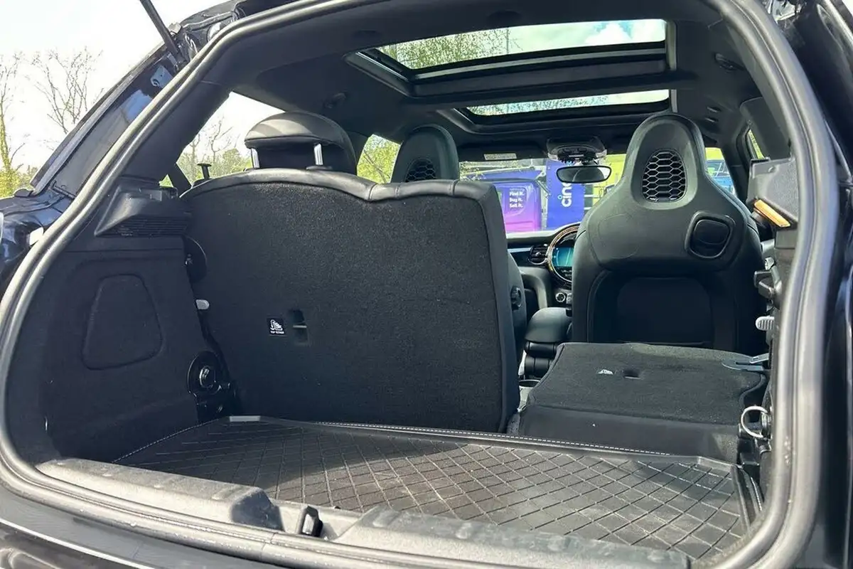 2021-mini-cooper-20-john-cooper-works-hatchback-3d-auto-big-29