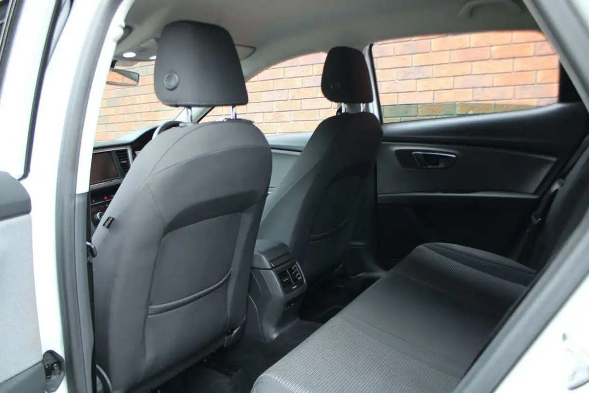 2018-seat-leon-12-tsi-se-dynamic-technology-hatchback-big-18