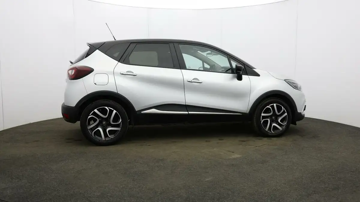 2020-renault-captur-09-tce-iconic-big-44