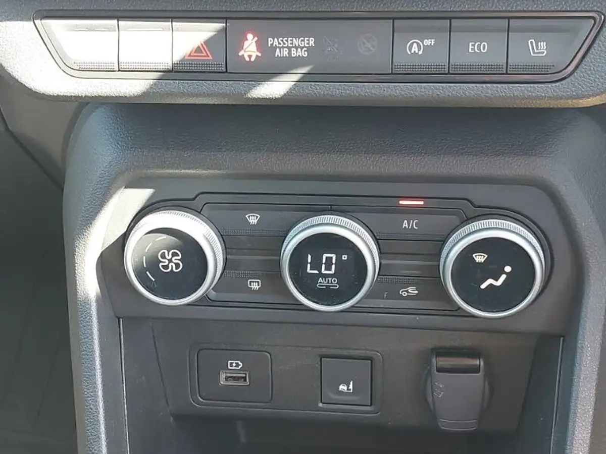 2023-dacia-sandero-stepway-10-tce-essential-90bhp-big-14