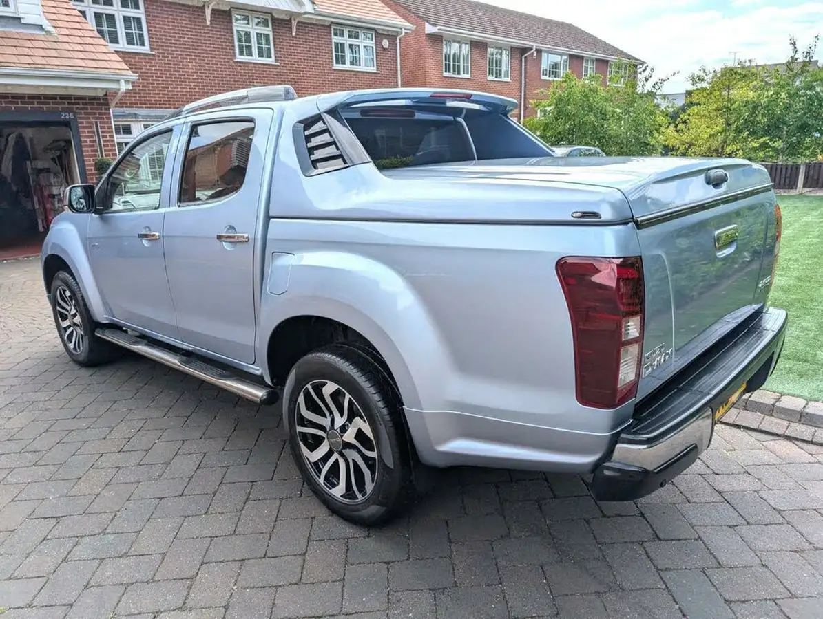 2016-isuzu-d-max-25td-centurion-big-12