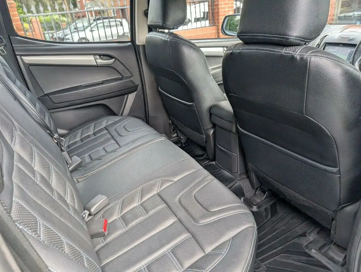 2016-isuzu-d-max-25td-centurion-big-60
