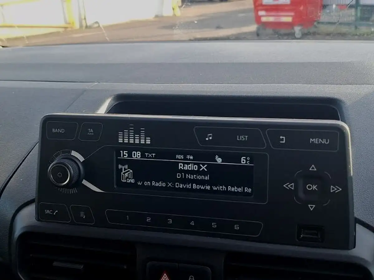 2021-toyota-proace-city-15d-active-100hpeu6dt-e-big-13