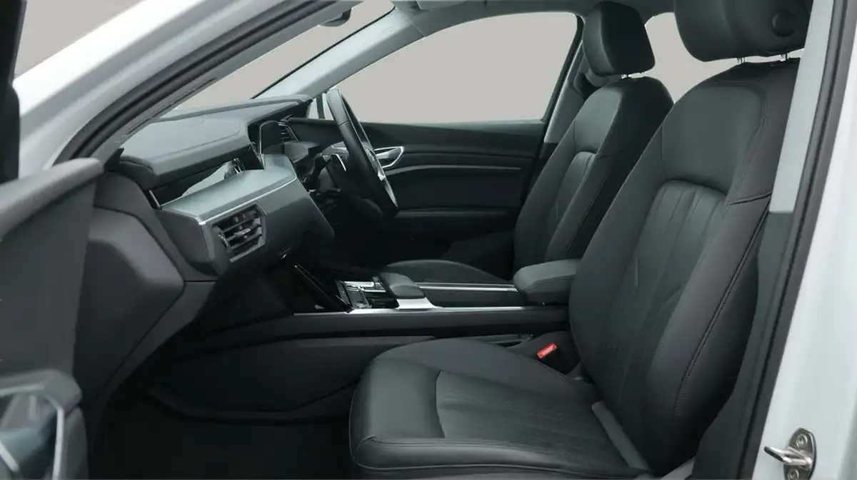 2022-audi-e-tron-55e-technik-station-wagon-big-14