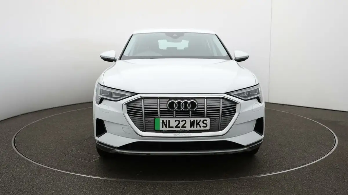 2022-audi-e-tron-55e-technik-station-wagon-big-31
