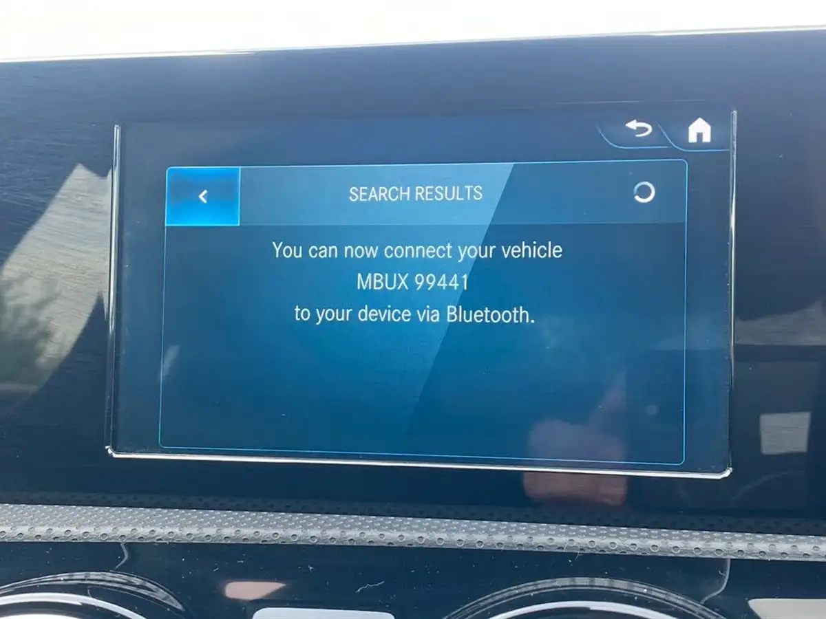 2020-mercedes-benz-a-class-20d-a200d-amg-line-hatchback-5d-big-24
