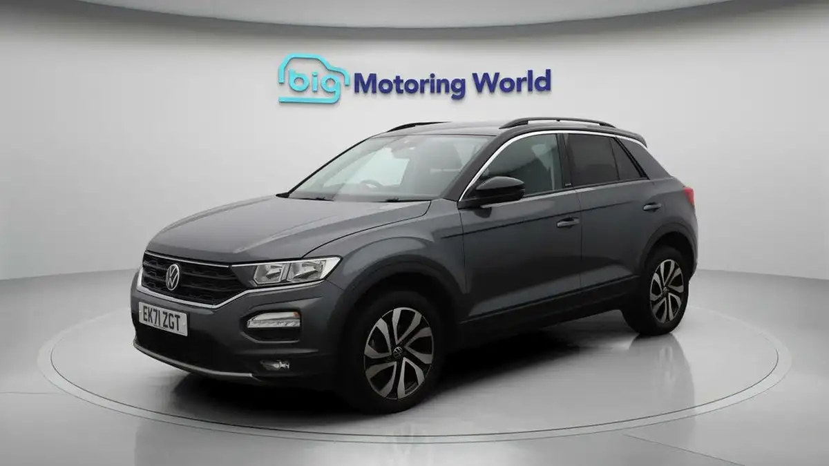 2021-volkswagen-t-roc-10-tsi-active-hatchback-5d-big-3