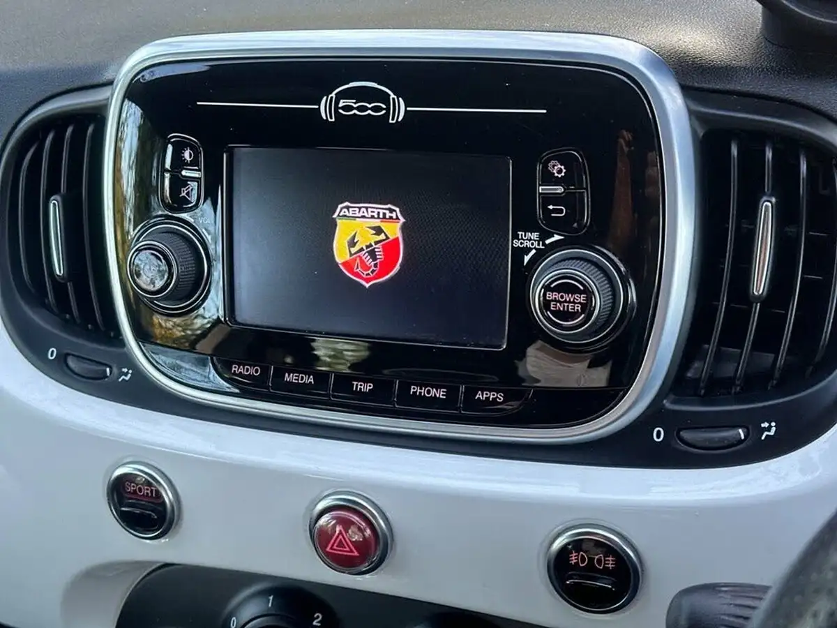 2017-abarth-595-14-tjet-big-21