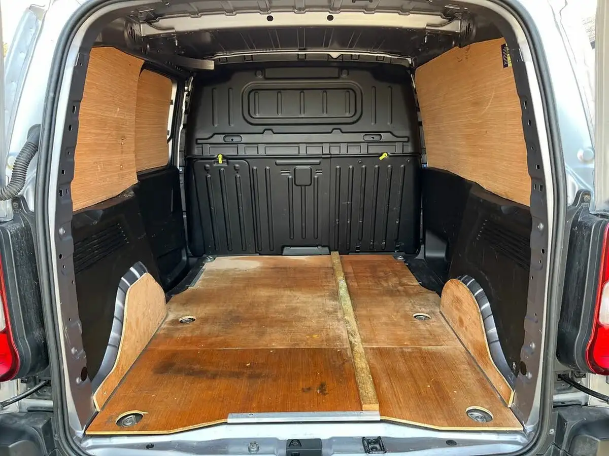2021-peugeot-partner-15-bluehdi-1000-professional-100ps-eu6dt-panel-big-9