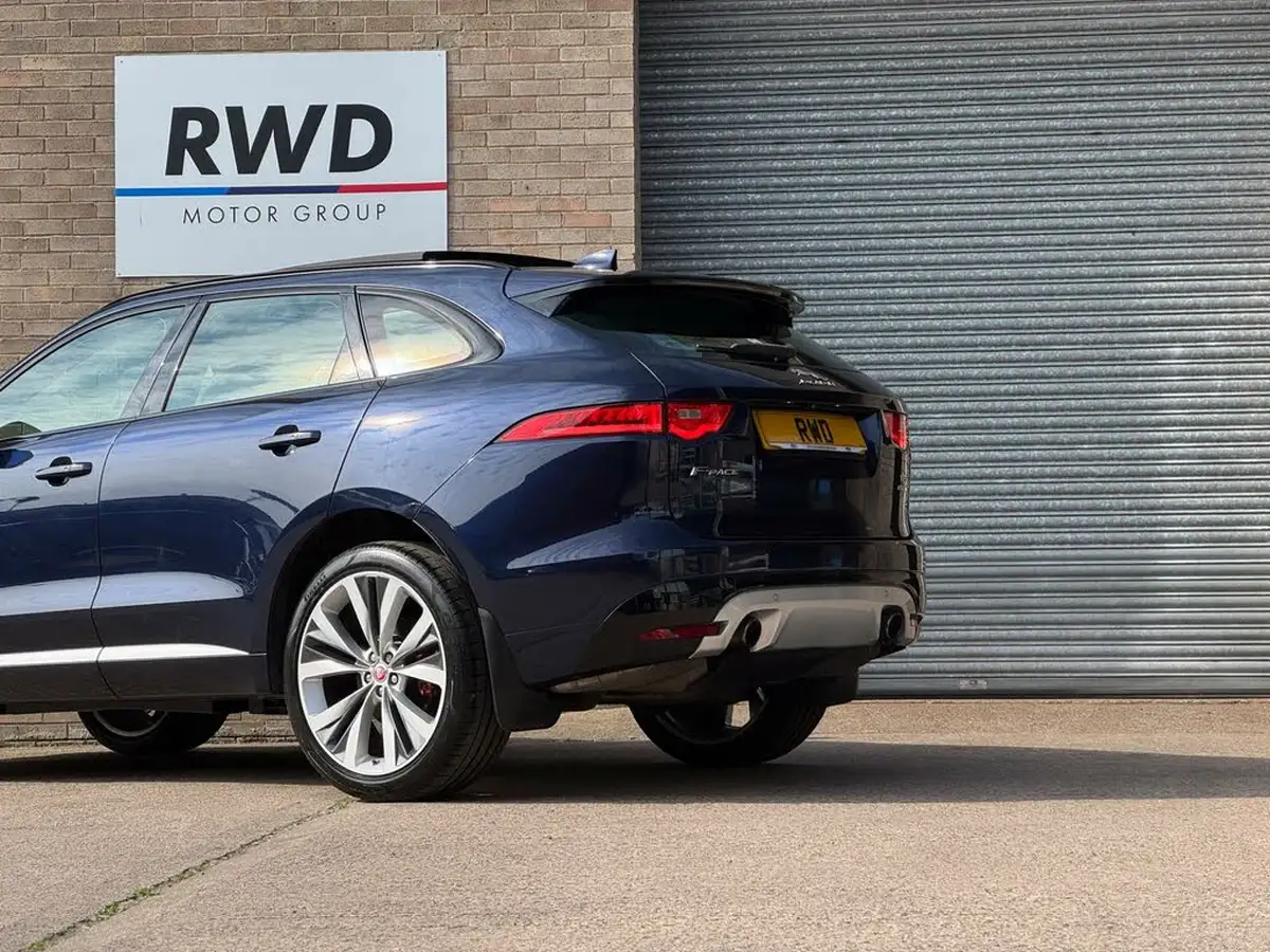 2018-jaguar-f-pace-30-v6-sc-s-big-16