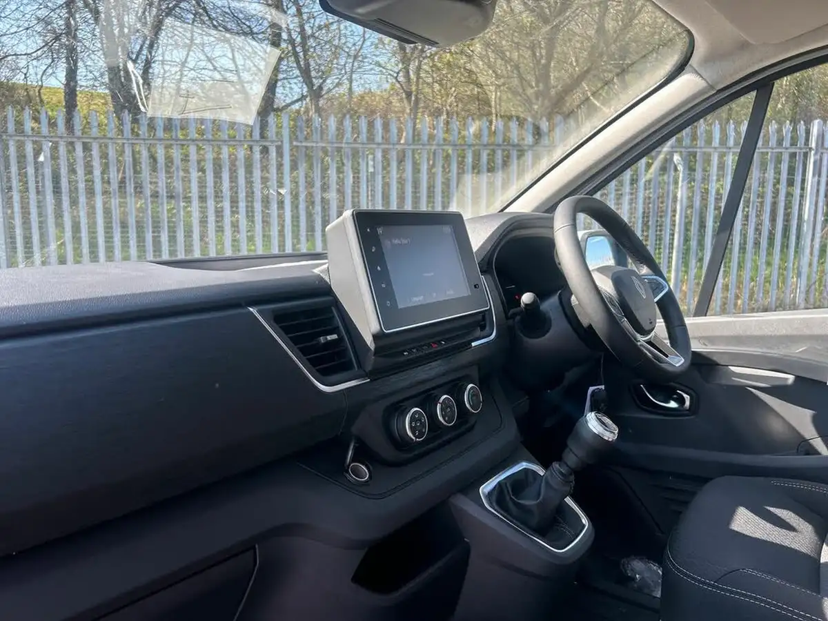 2025-renault-trafic-20dci-sl30-150-extra-big-6