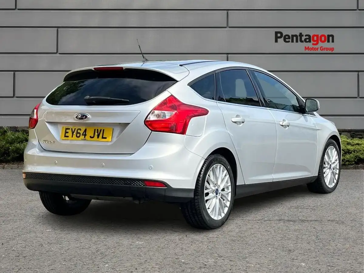 2014-ford-focus-16-zetec-125ps-hatchback-powershift-big-3