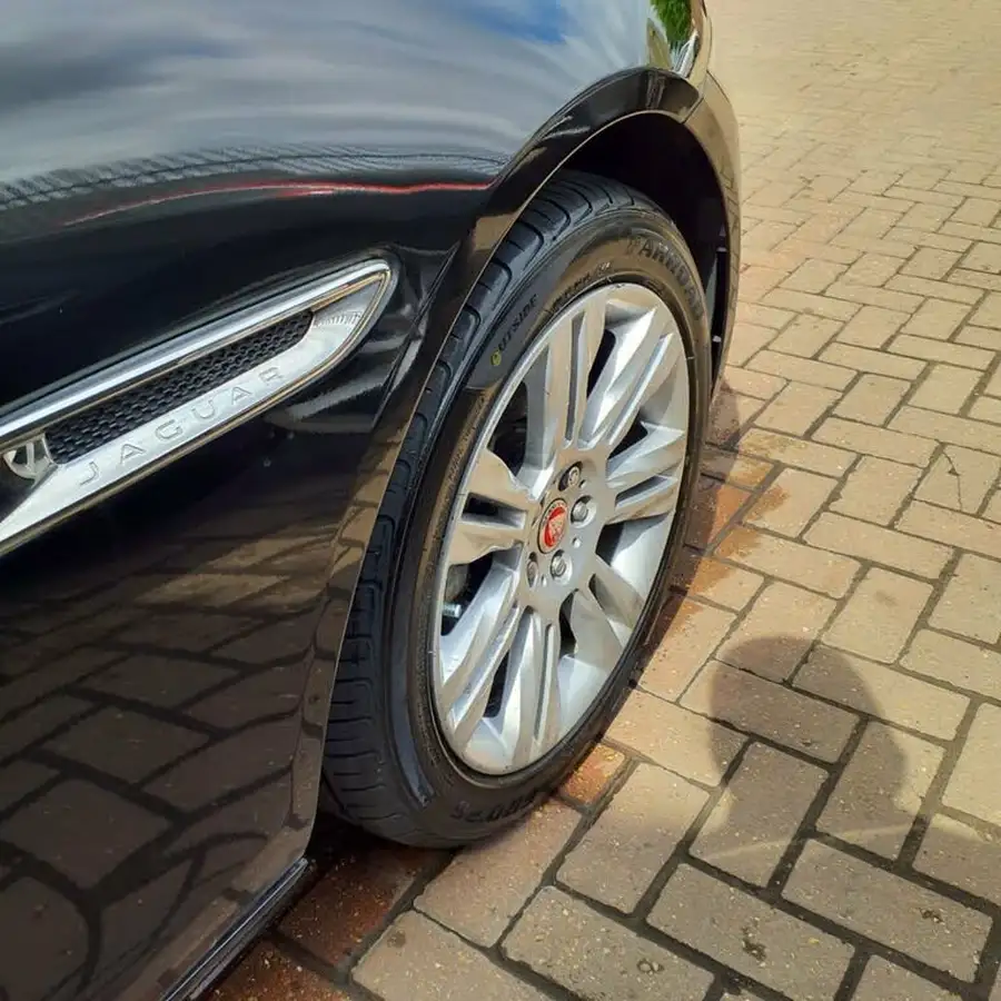 2017-jaguar-xf-20td-portfolio-180ps-saloon-4d-1999cc-auto-big-18