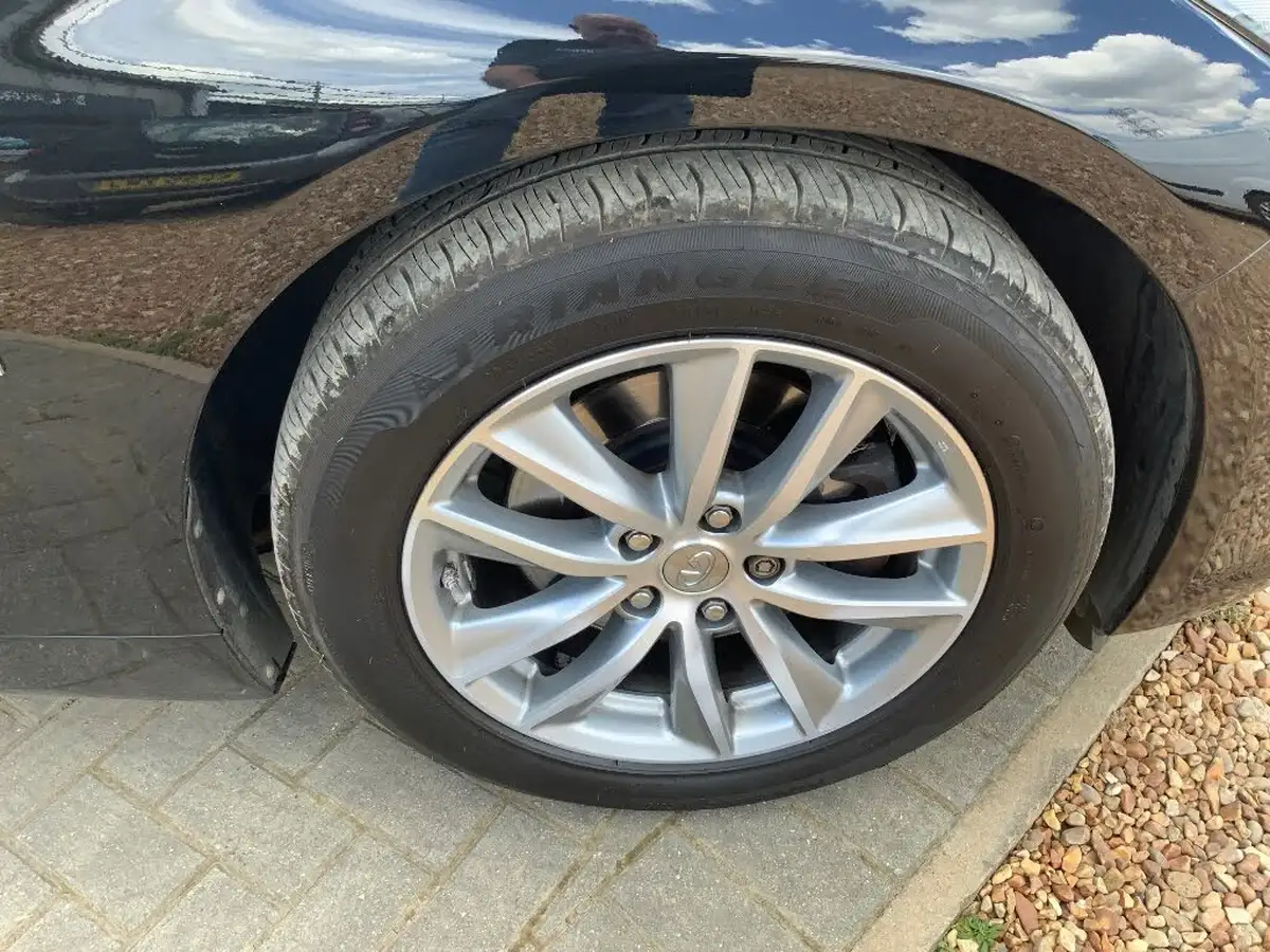2016-infiniti-q50-22td-se-auto-big-23