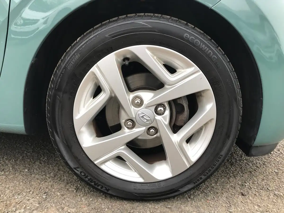 2022-hyundai-i10-12-se-connect-auto-big-11