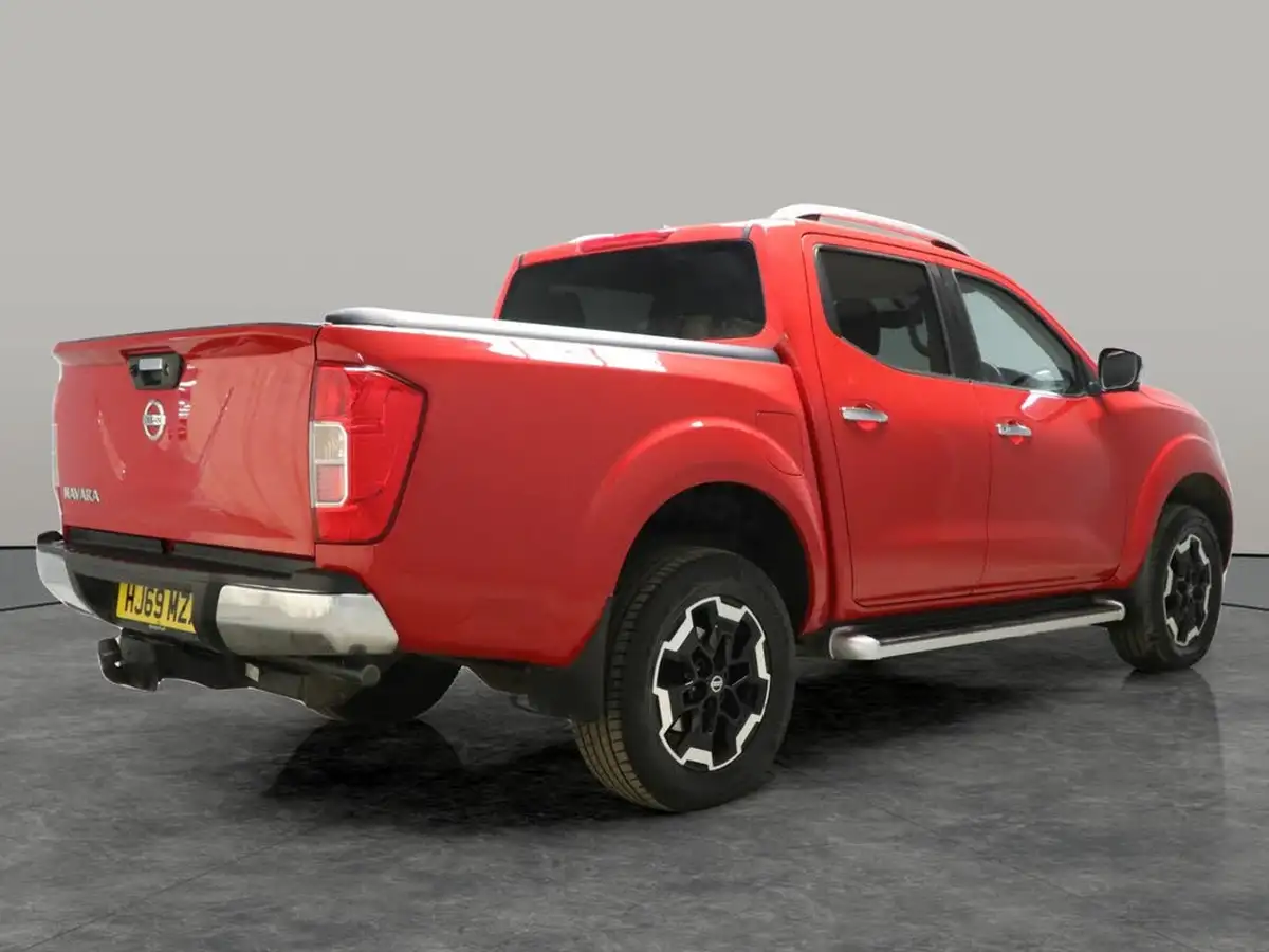 2019-nissan-navara-23dci-tt-tekna-8-navileather-auto-big-11