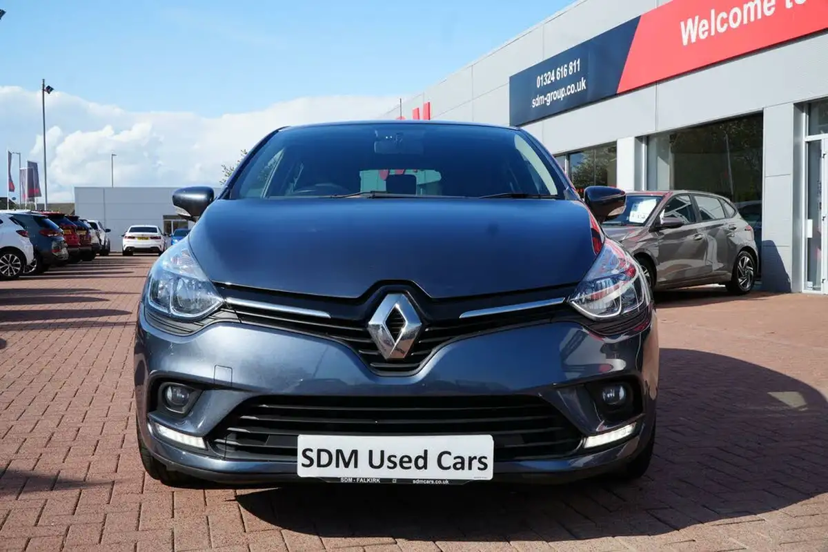 2019-renault-clio-09-tce-iconic-75ps-big-1