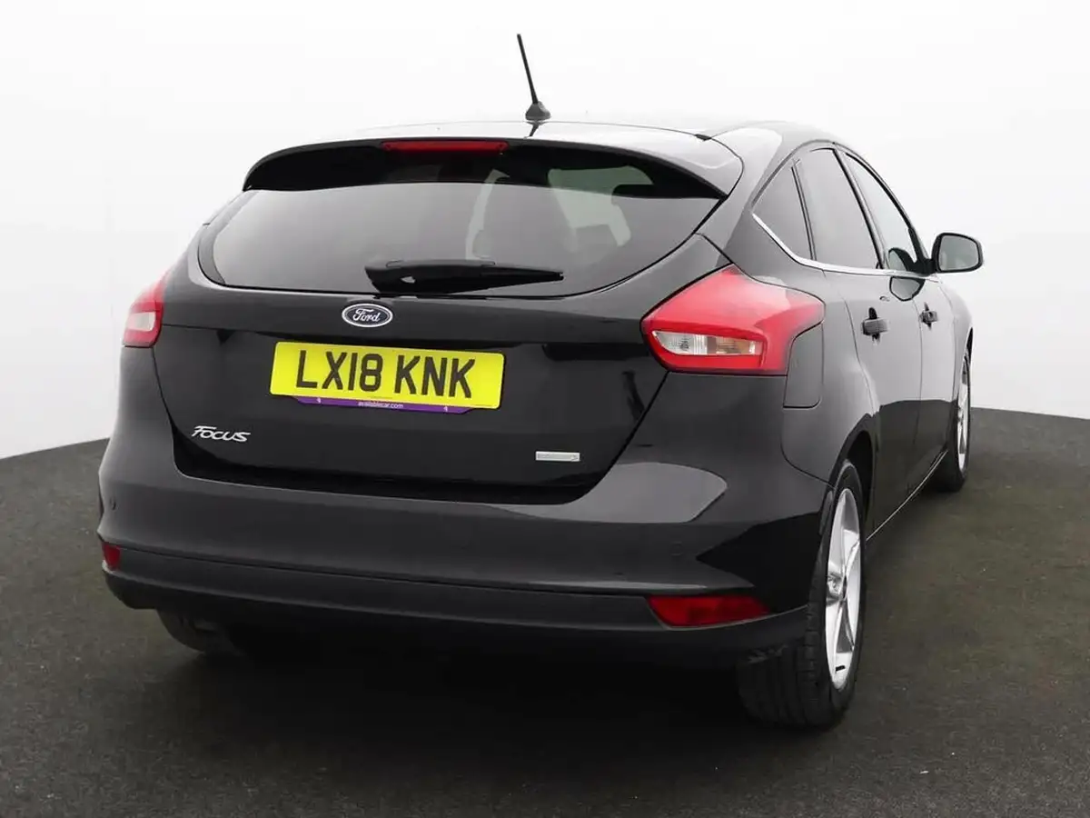 2018-ford-focus-10t-titanium-125ps-hatchback-big-4