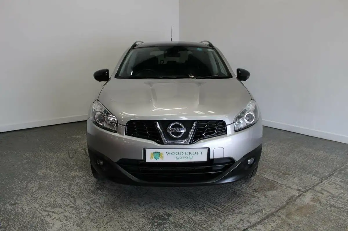 2013-nissan-qashqai2-15td-360-big-8