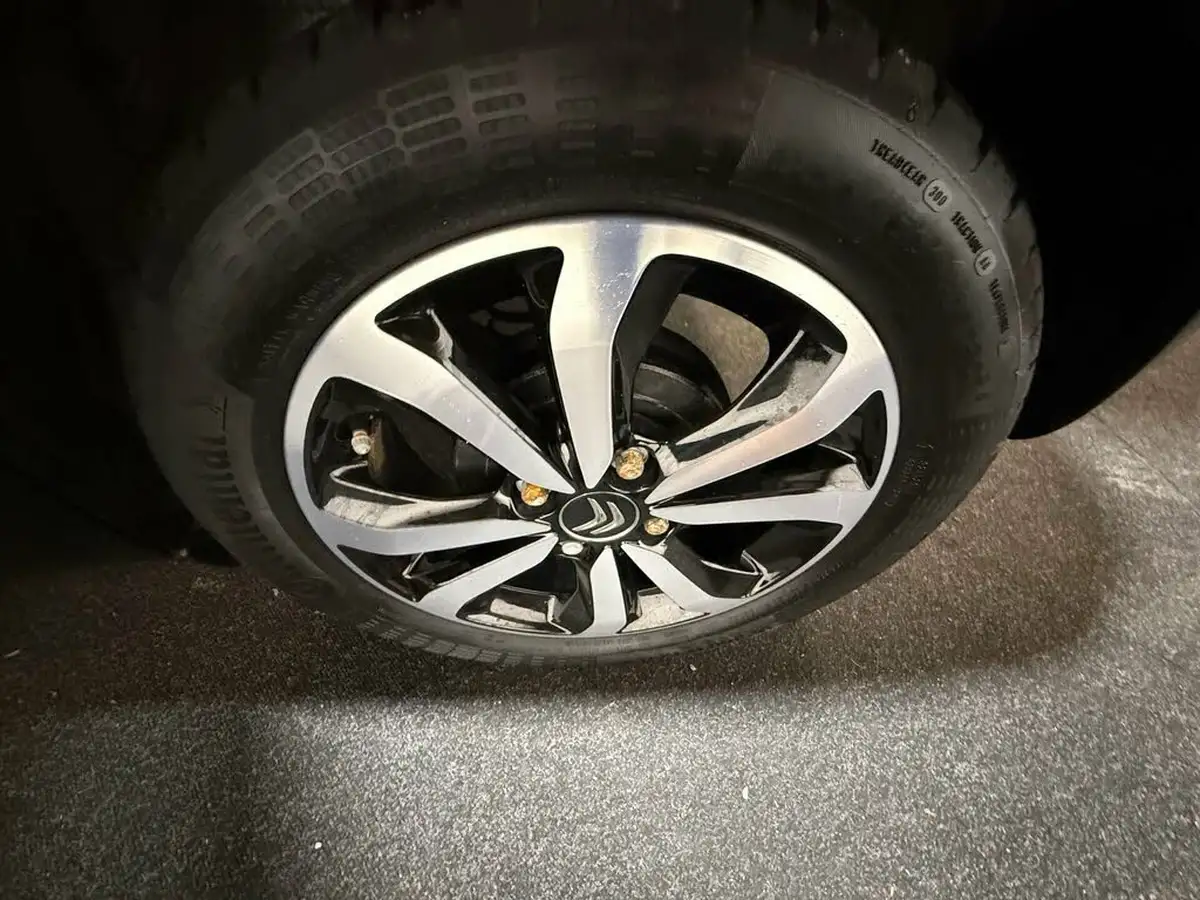 2021-citroen-c1-10-vti-shine-5d-big-38