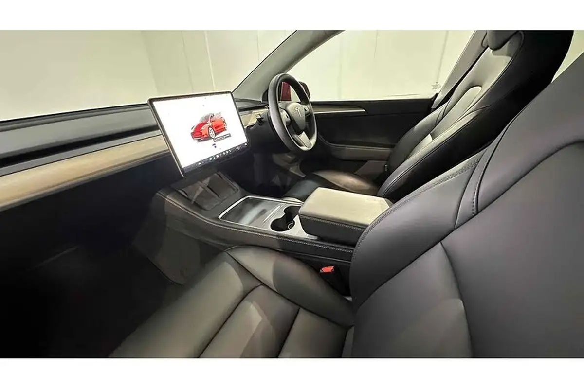 2022-tesla-model-y-e-long-range-big-19