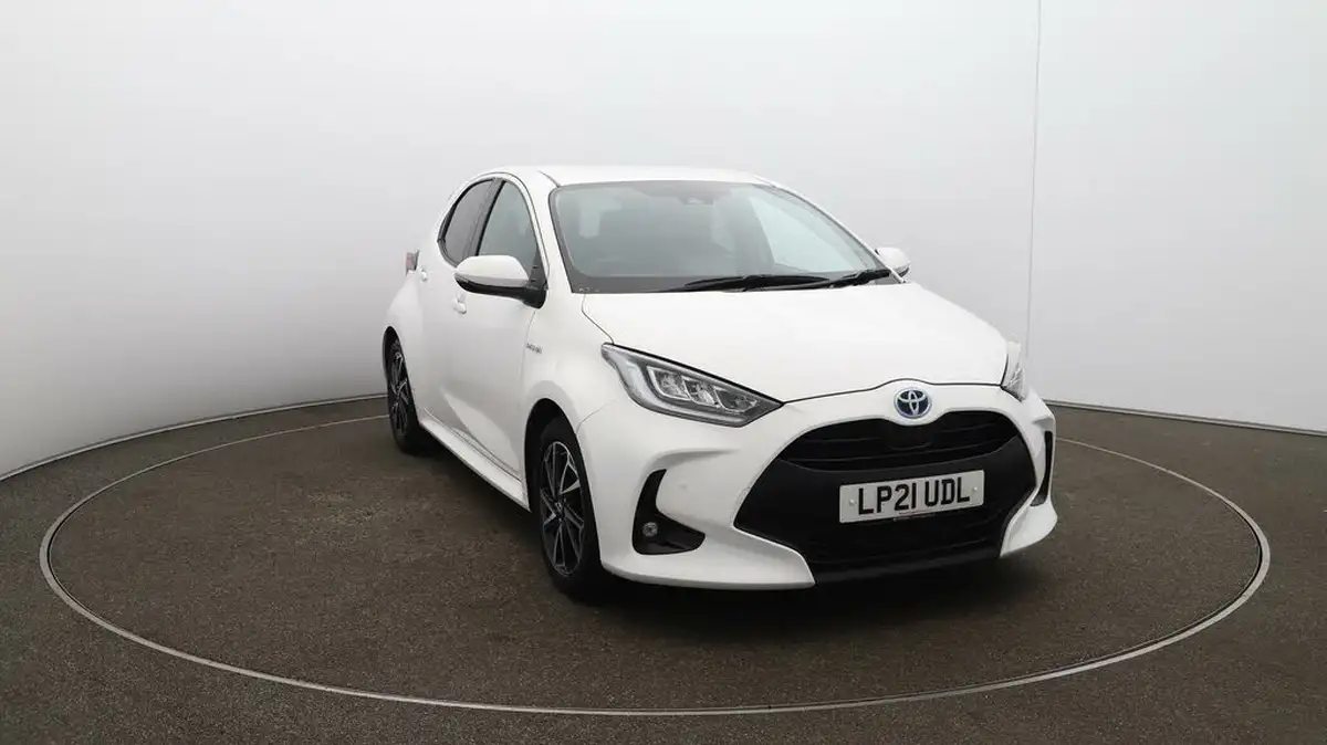 2021-toyota-yaris-15-vvt-i-design-big-36