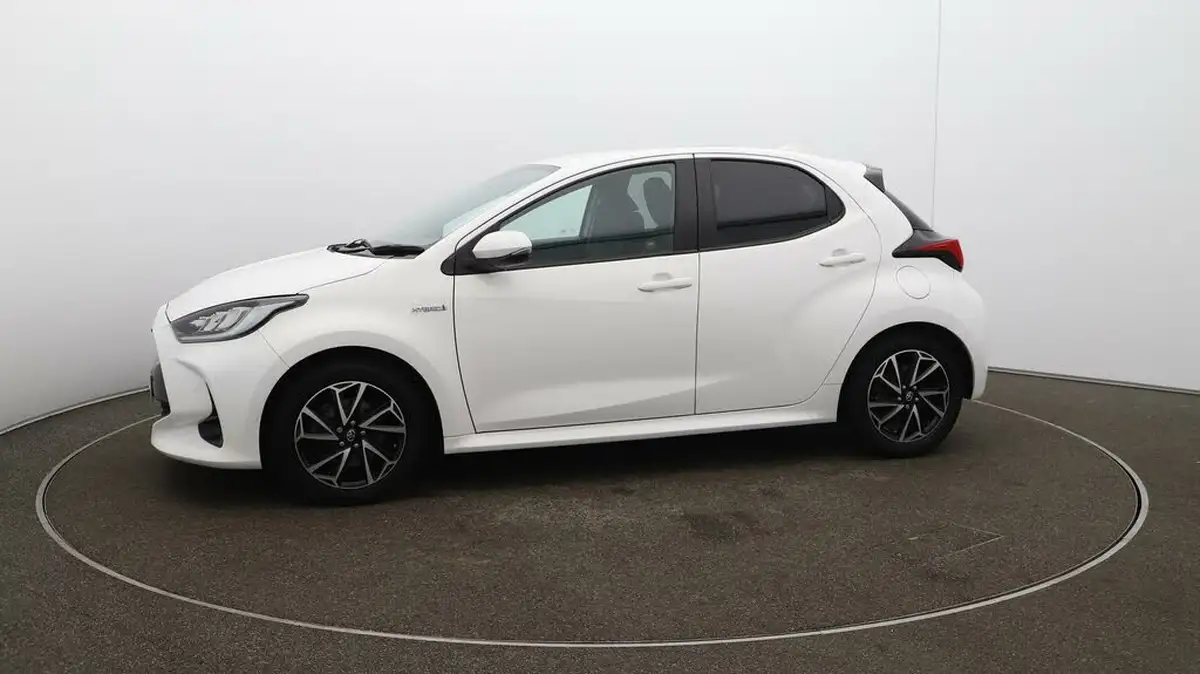 2021-toyota-yaris-15-vvt-i-design-big-60