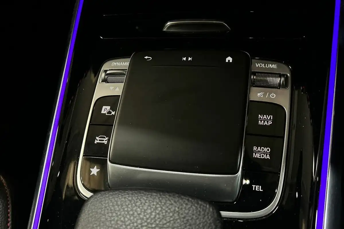 2020-mercedes-benz-glb-class-20d-glb220d-amg-line-premium-7-big-21