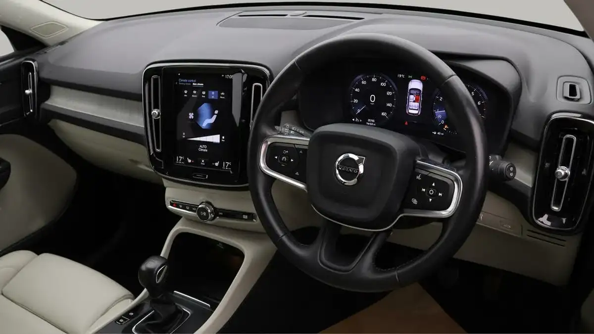 2021-volvo-xc40-15-t3-inscription-pro-163bhp-big-8
