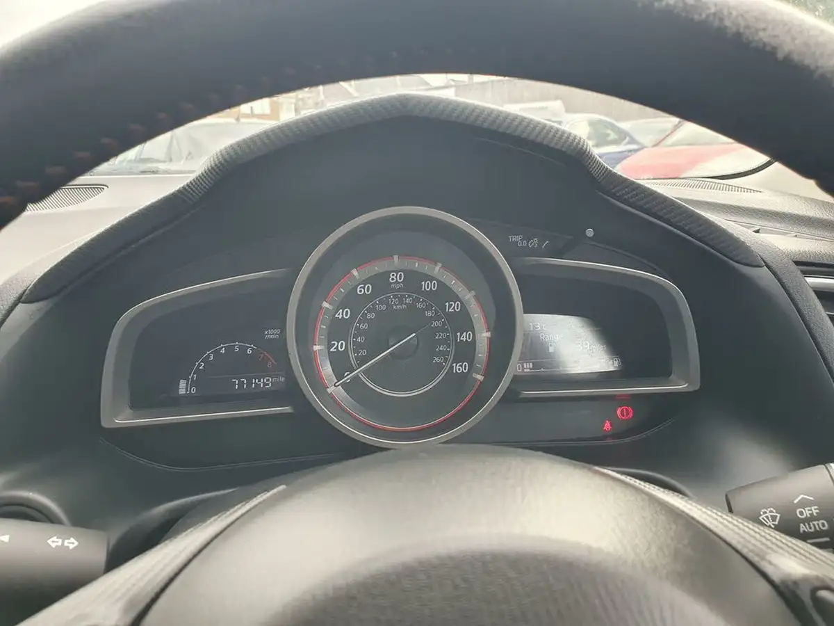 2015-mazda-mazda3-20-se-l-fastback-4d-big-30