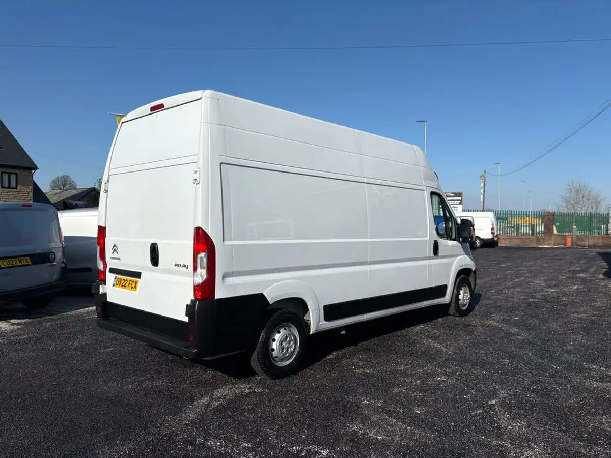 2022-citroen-relay-22bluehdi-35-l3h3-enterprise-big-6