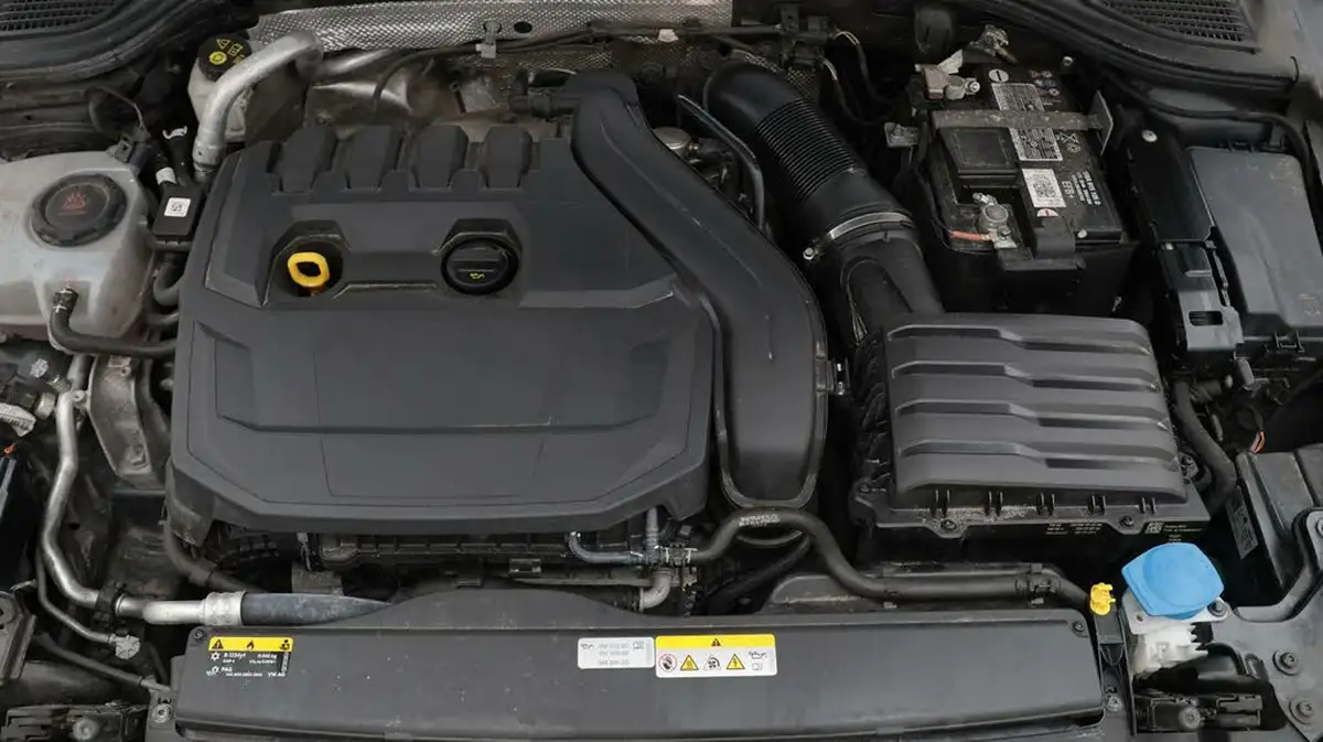 2022-volkswagen-golf-15-tsi-life-130ps-hatchback-big-19