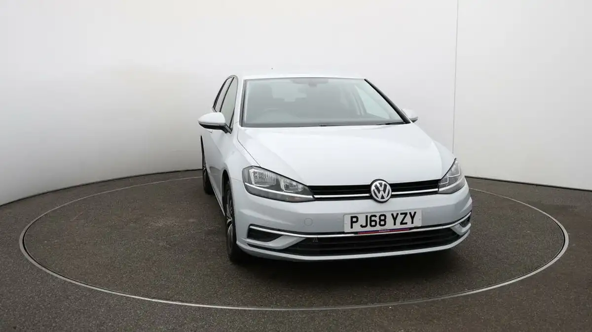 2018-volkswagen-golf-10-tsi-se-115ps-hatchback-5d-big-33