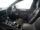 2021-porsche-macan-29-v6-s-small-6