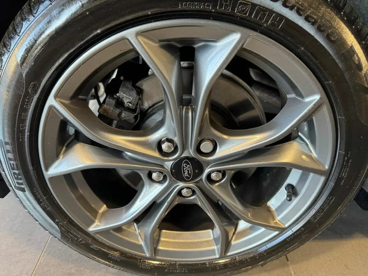 2019-ford-focus-15t-st-line-hatchback-big-11