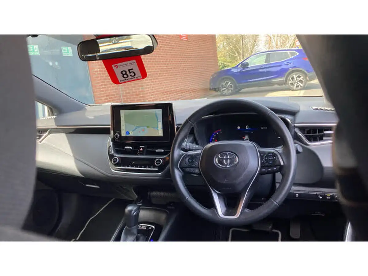 2022-toyota-corolla-18-vvt-i-icon-tech-spare-wheel-touring-sports-5d-big-10