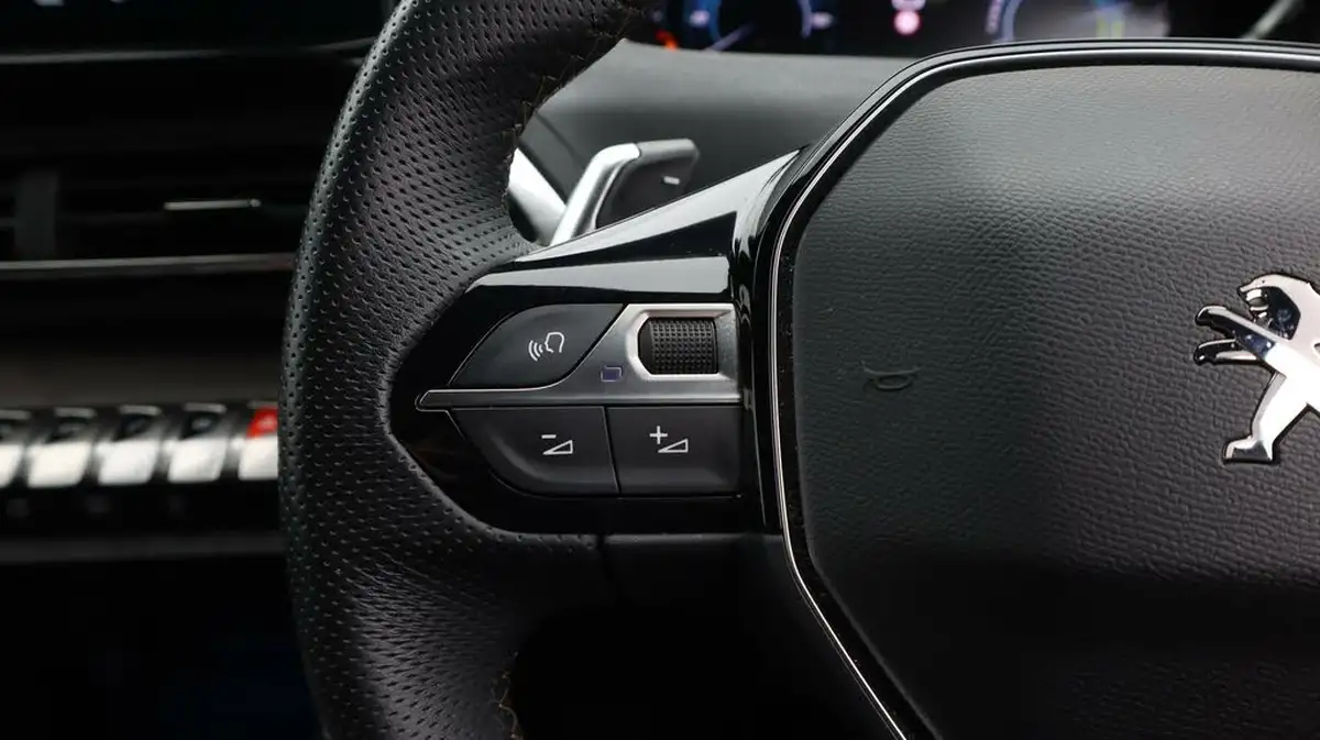 2022-peugeot-3008-suv-16-puretech-gt-premium-225bhp-hybrid-e-eat8-big-26