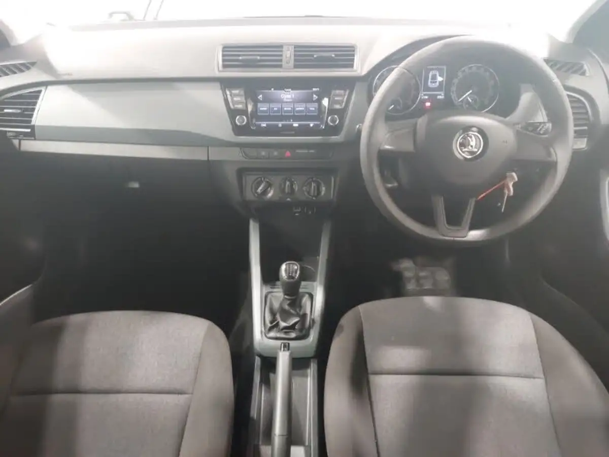 2019-skoda-fabia-10-mpi-s-hatchback-big-2