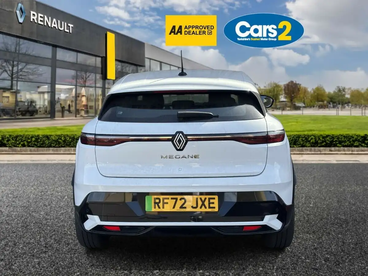 2022-renault-megane-e-tech-e-equilibre-big-4