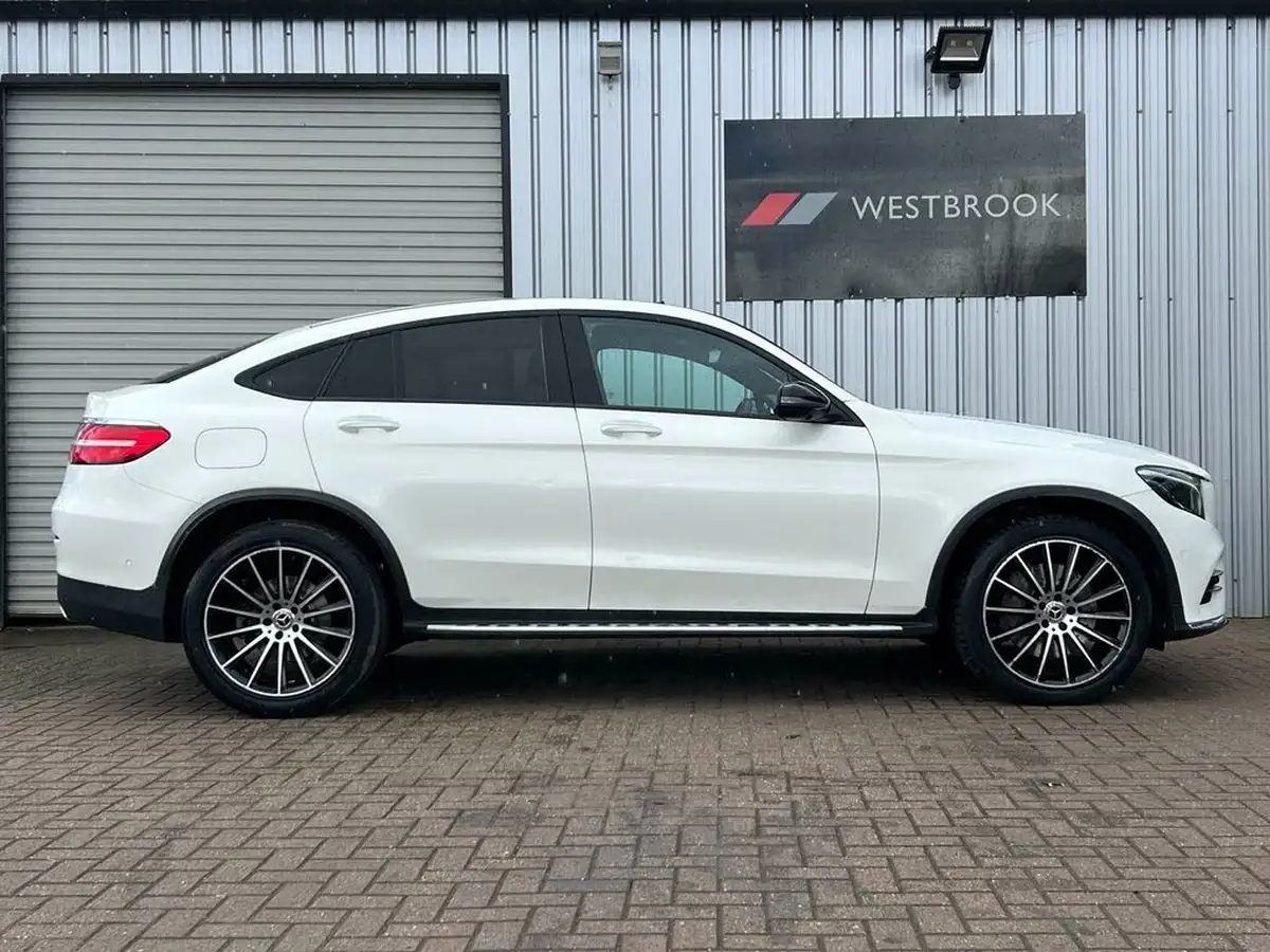 2018-mercedes-benz-glc-class-21d-glc250d-amg-line-premiumss-coupe-4d-big-9