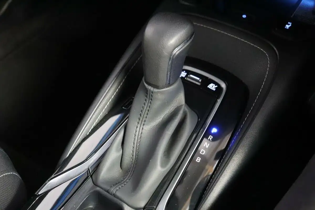 2022-suzuki-swace-18-sz5-big-24