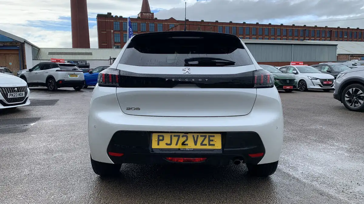 2022-peugeot-208-12-puretech-allure-premium-100ps-big-8