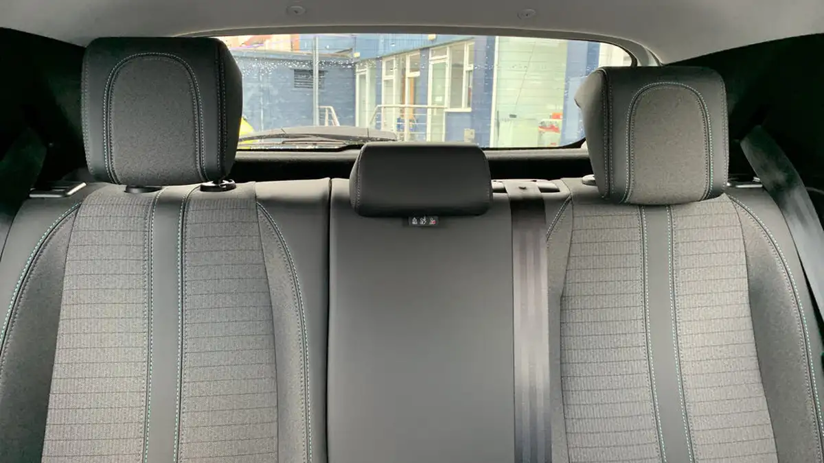 2022-peugeot-208-12-puretech-allure-premium-100ps-big-32