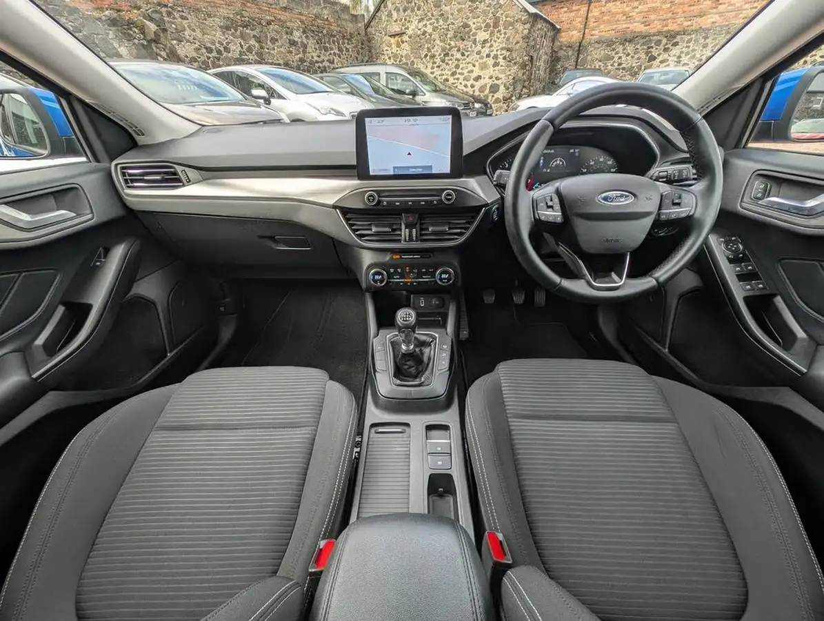 2019-ford-focus-10t-titanium-hatchback-big-6