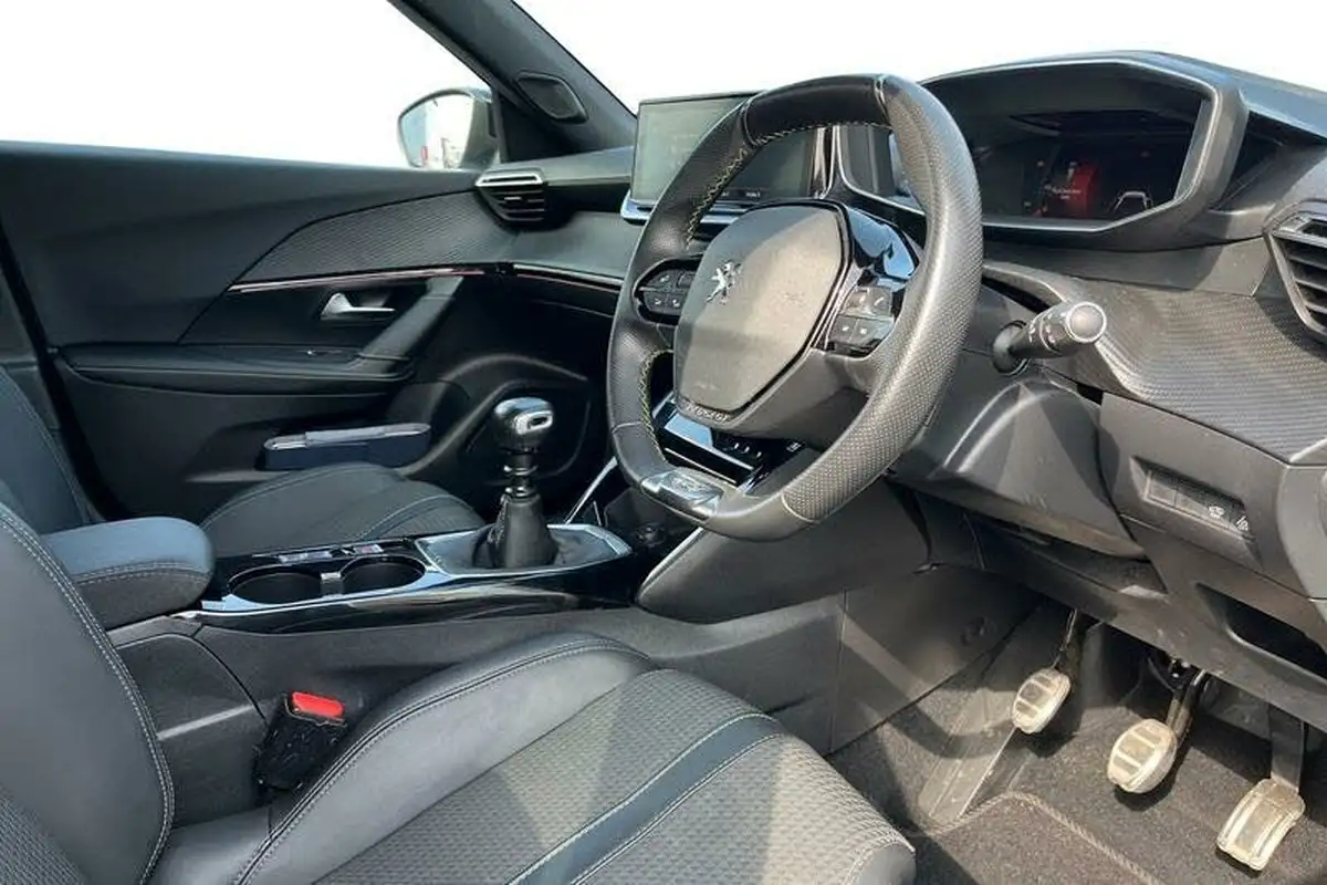 2021-peugeot-2008-suv-15-bluehdi-gt-big-8