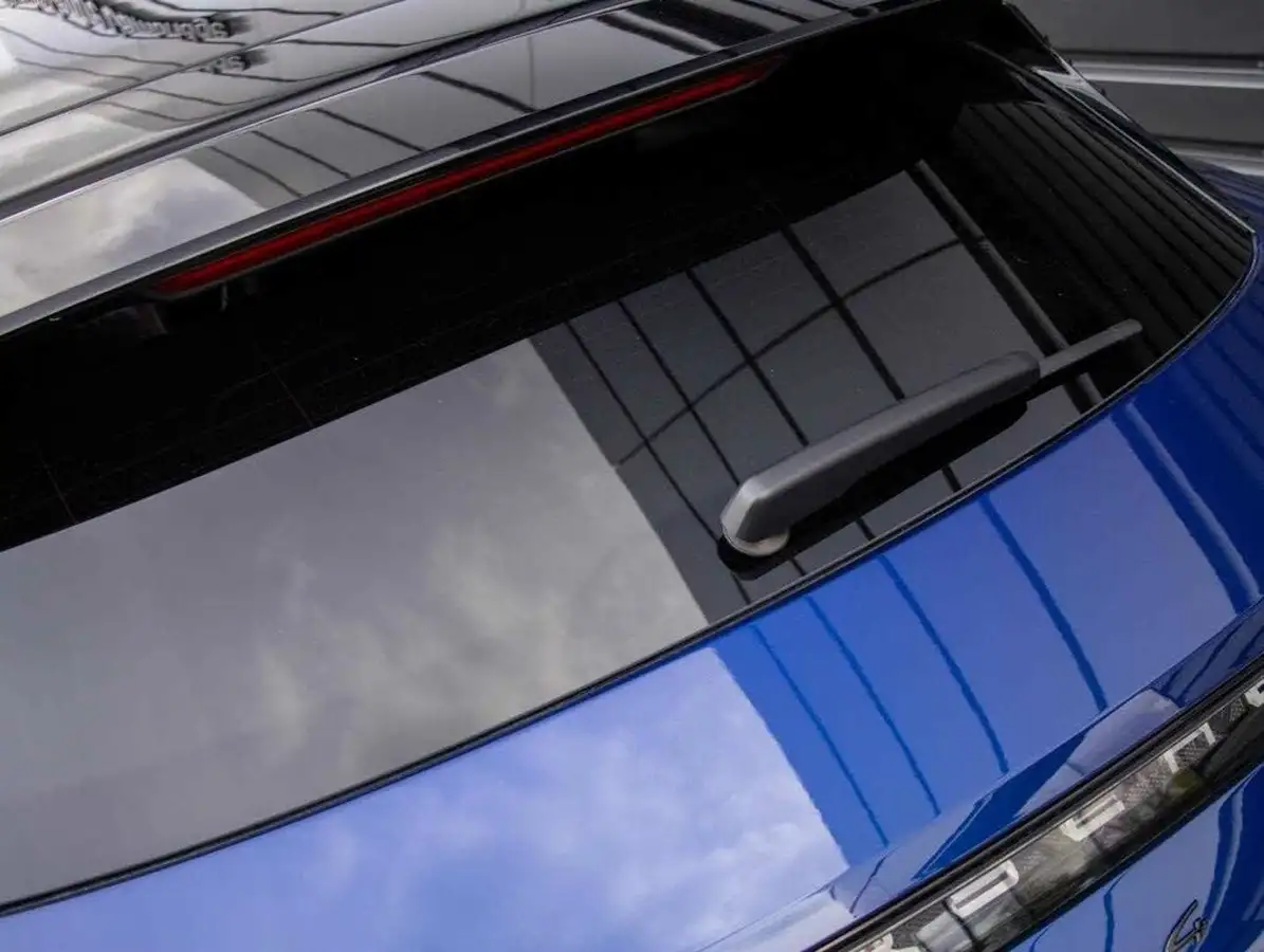 2023-porsche-taycan-e-4-cross-turismo-big-19