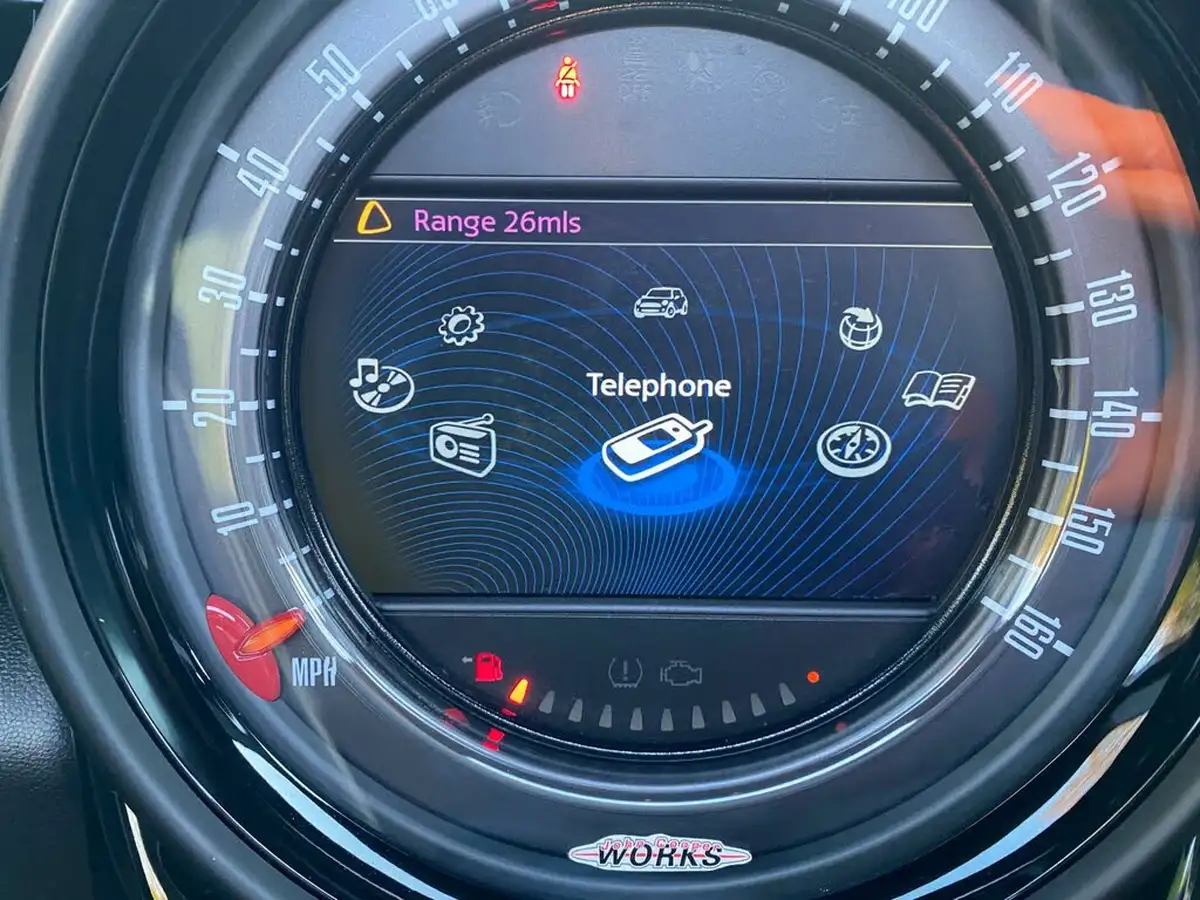 2013-mini-countryman-16-john-cooper-works-chili-big-31