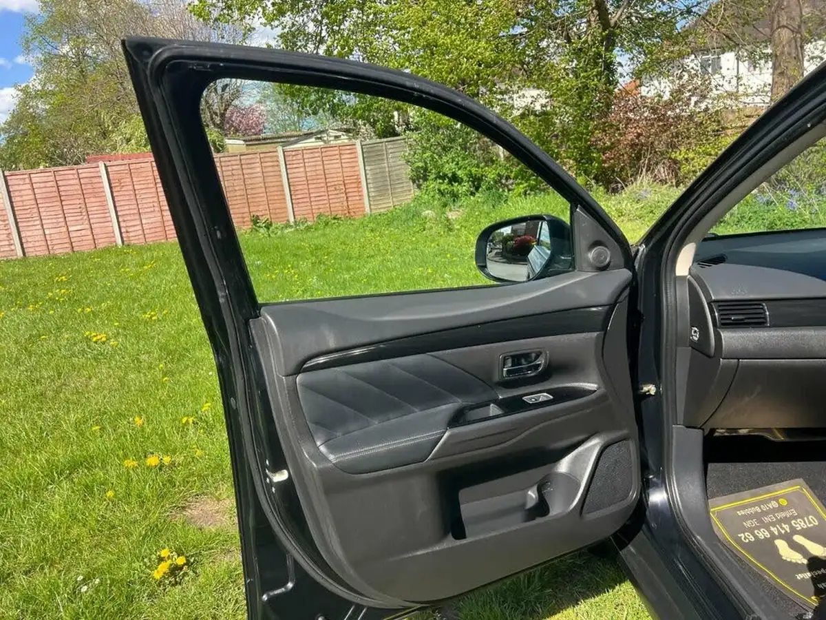 2018-mitsubishi-outlander-22di-d-4-leather-auto-big-15