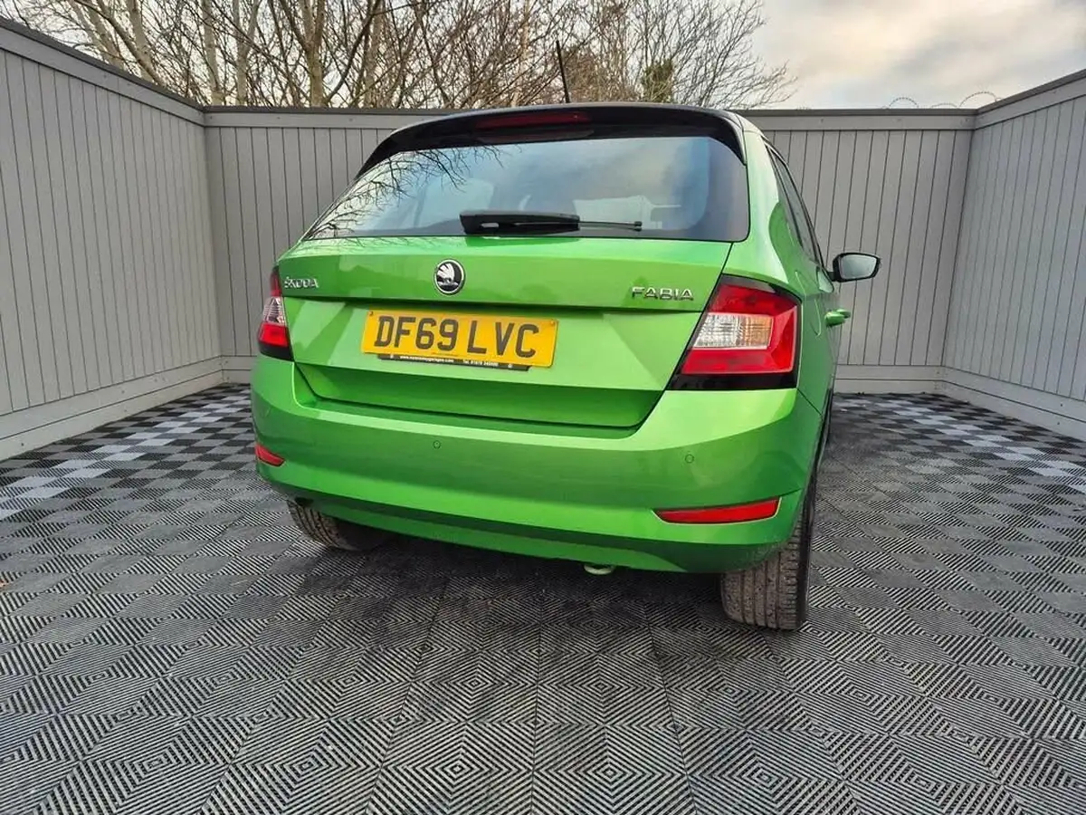 2019-skoda-fabia-10-tsi-colour-edition-big-15